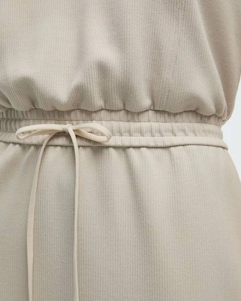 Robe à manches très courtes et col montant avec poches