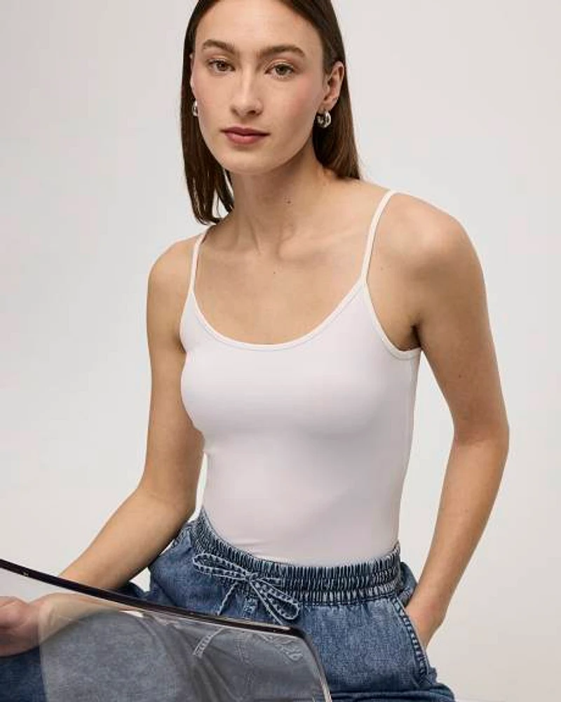 Camisole à col dégagé et fines bretelles