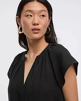 Robe droite à col fendu
