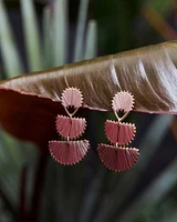 Boucles d'oreilles en raphia avec pendentifs