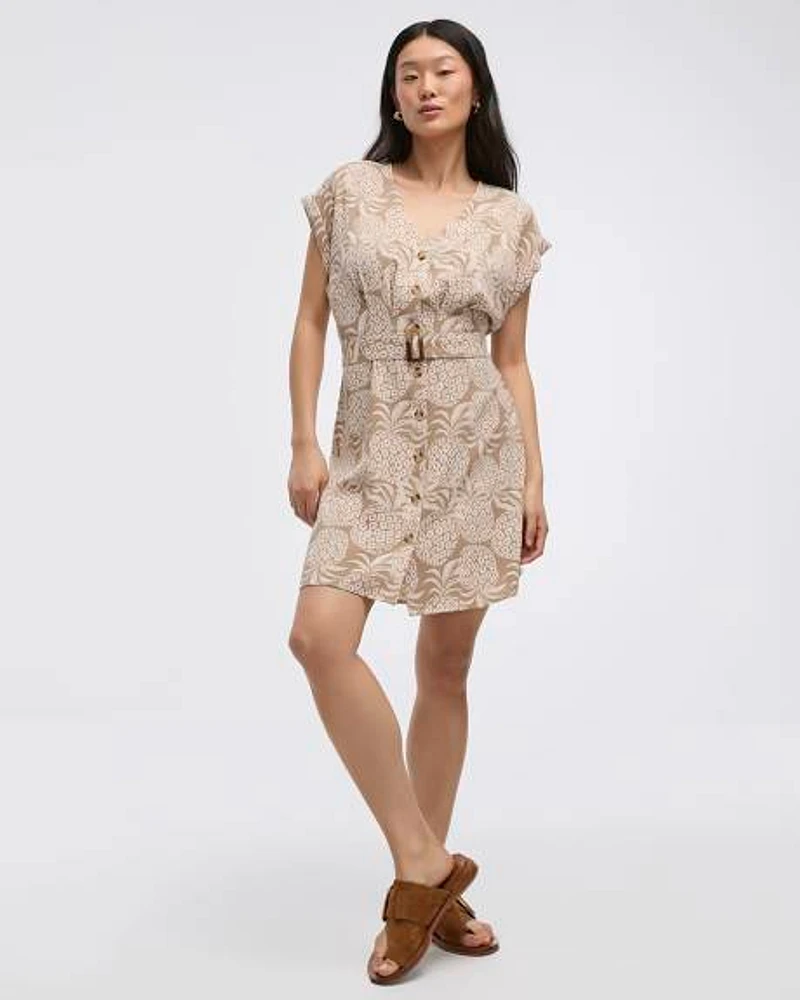 Short-Sleeve Buttoned-Down Dress with V Neckline
