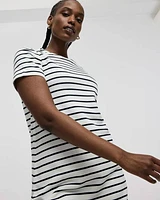 Robe droite rayée à manches courtes et col rond