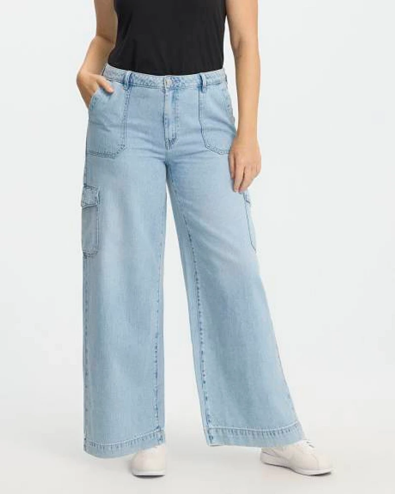 Wide-Leg Mid-Rise Cargo Denim Pant