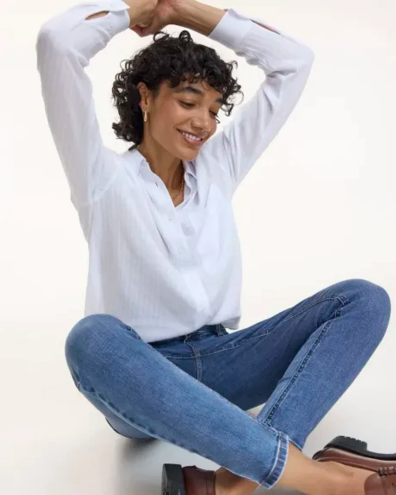 Long-Sleeve Buttoned-Down Textured Blouse with Chest Pocket