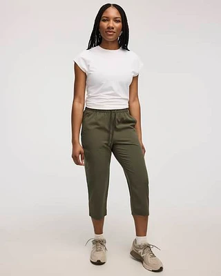 Textured Woven Capri Pant