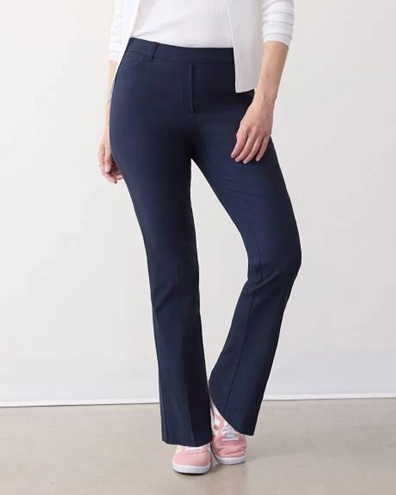 Pantalon à taille haute et jambe droite