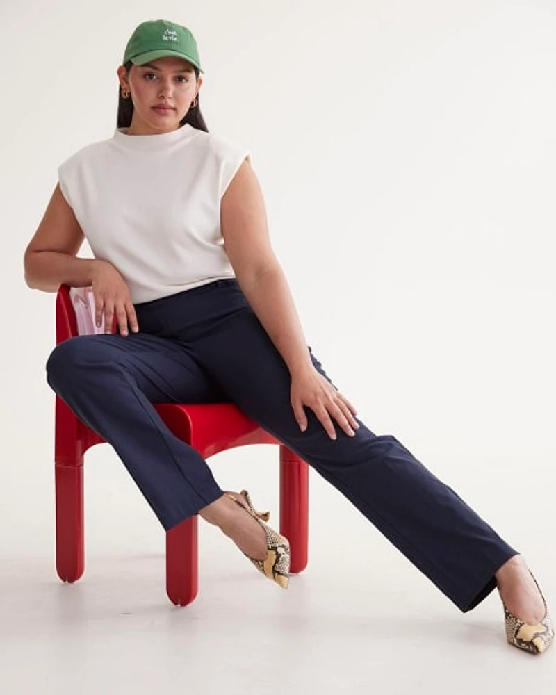 Pantalon à taille haute et jambe droite