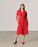 Short-Sleeve Buttoned-Down Dress with V neckline