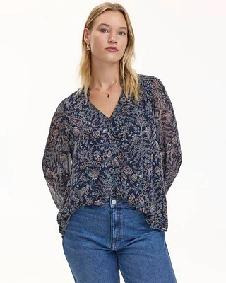 3/4-Volume-Sleeve V-Neck Blouse