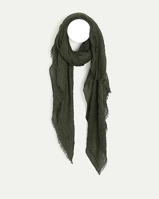 Foulard à bordures effilochées
