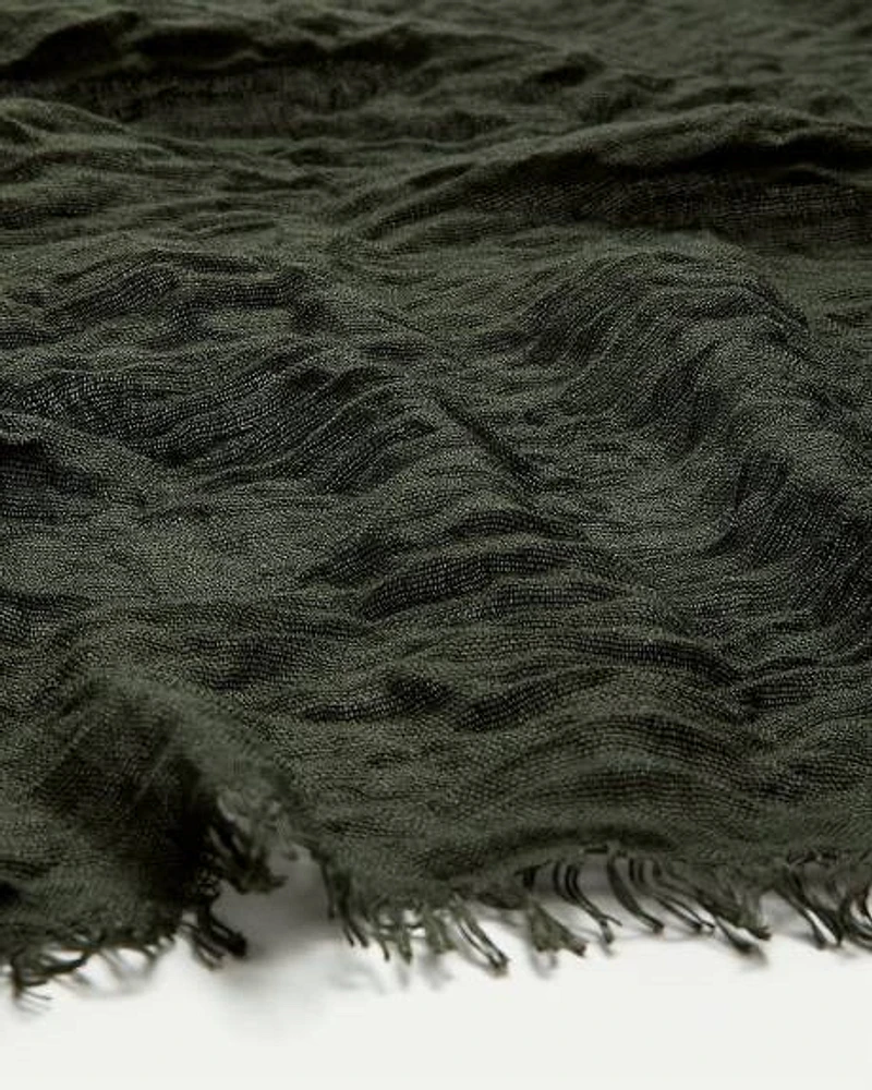 Foulard à bordures effilochées