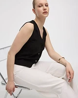 Sleeveless Buttoned-Down Vest