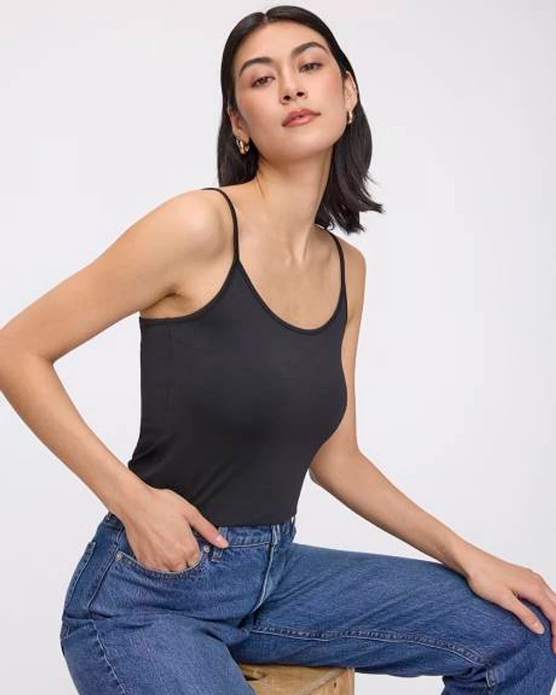 Camisole à col dégagé et fines bretelles