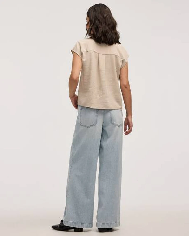 Extended-Sleeve Short Boxy Blouse with Shirt Collar