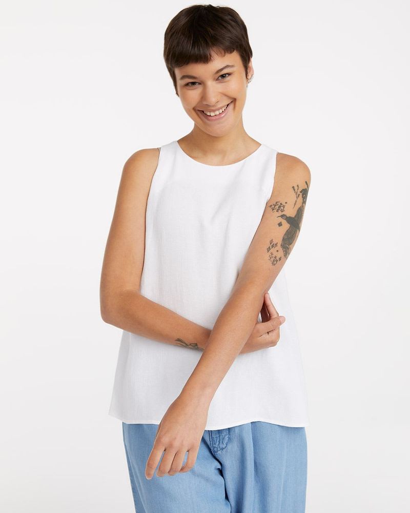Reitmans Sleeveless Linen-Blend Crew Neck Blouse | Coquitlam Centre