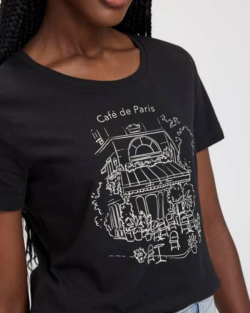 T-shirt imprimé graphique à col dégagé