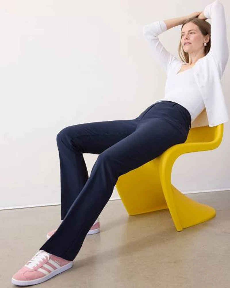 Pantalon à taille haute et jambe droite