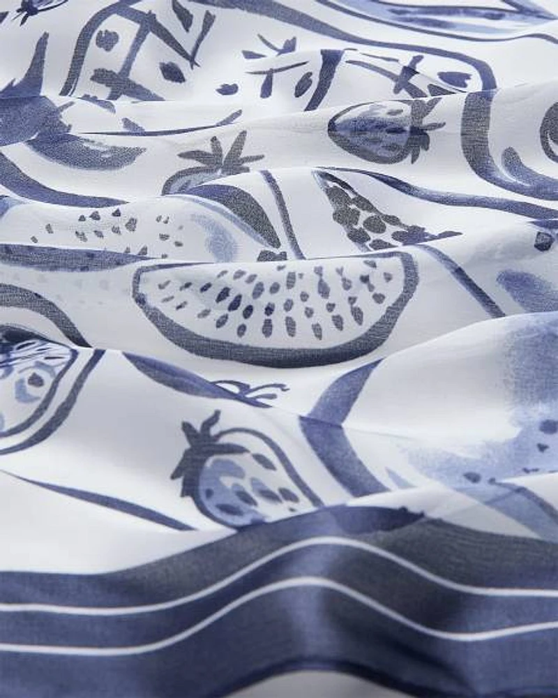 Foulard carré avec motif de fruits
