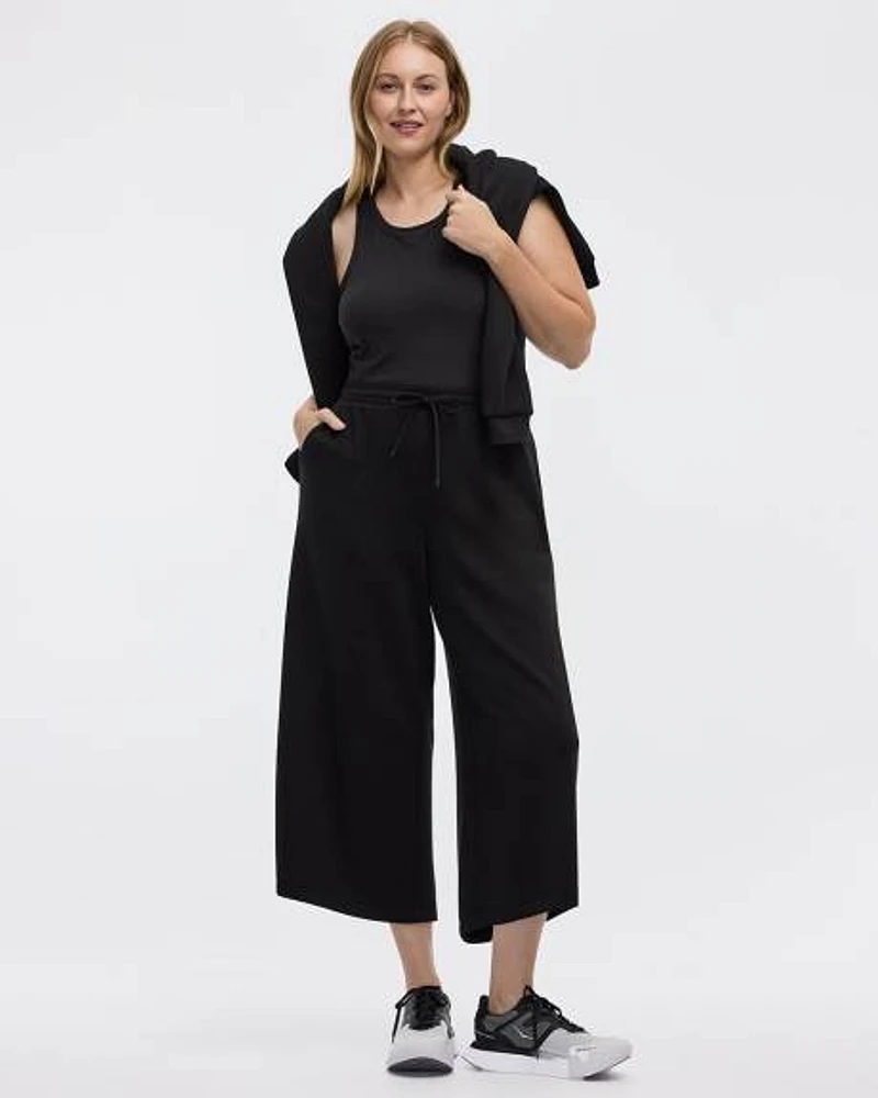 Pantalon court à jambe large en scuba