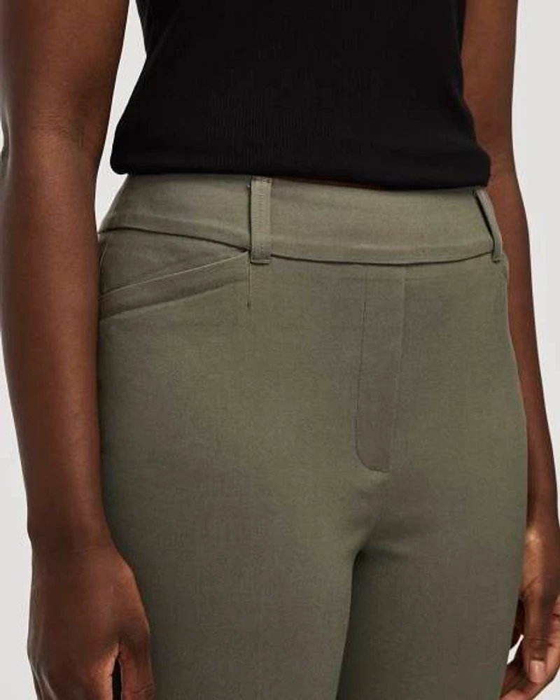 Pantalon capri à jambe étroite et taille haute