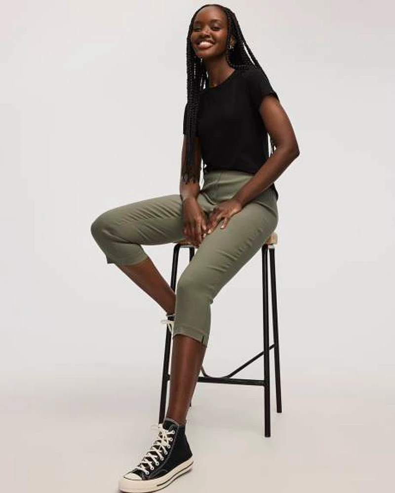 Pantalon capri à jambe étroite et taille haute