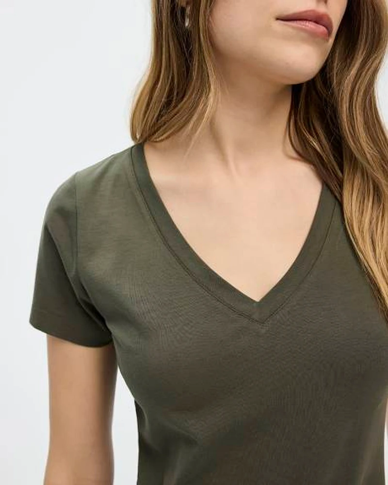 T-shirt ajusté à col V