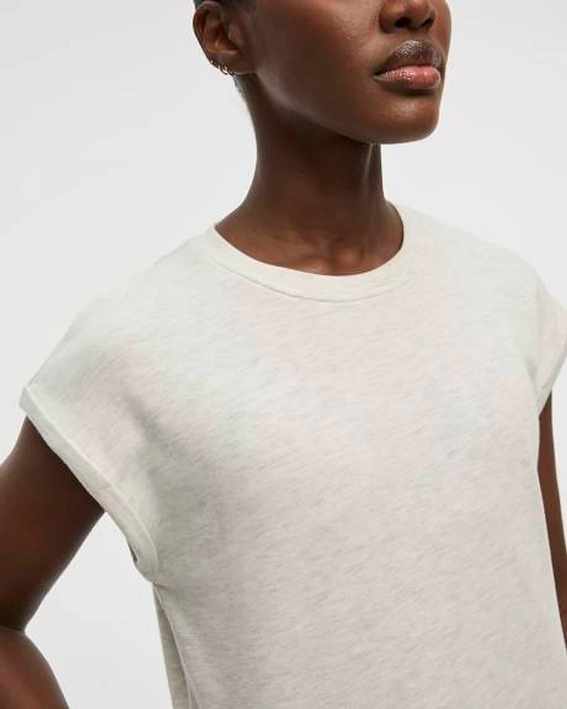 Robe à manches très courtes et col rond avec poches