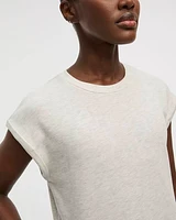 Robe à manches très courtes et col rond avec poches