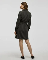 Robe boutonnée à manches longues avec poches utilitaires
