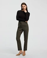 Pantalon à taille haute et jambe fuselée avec ceinture