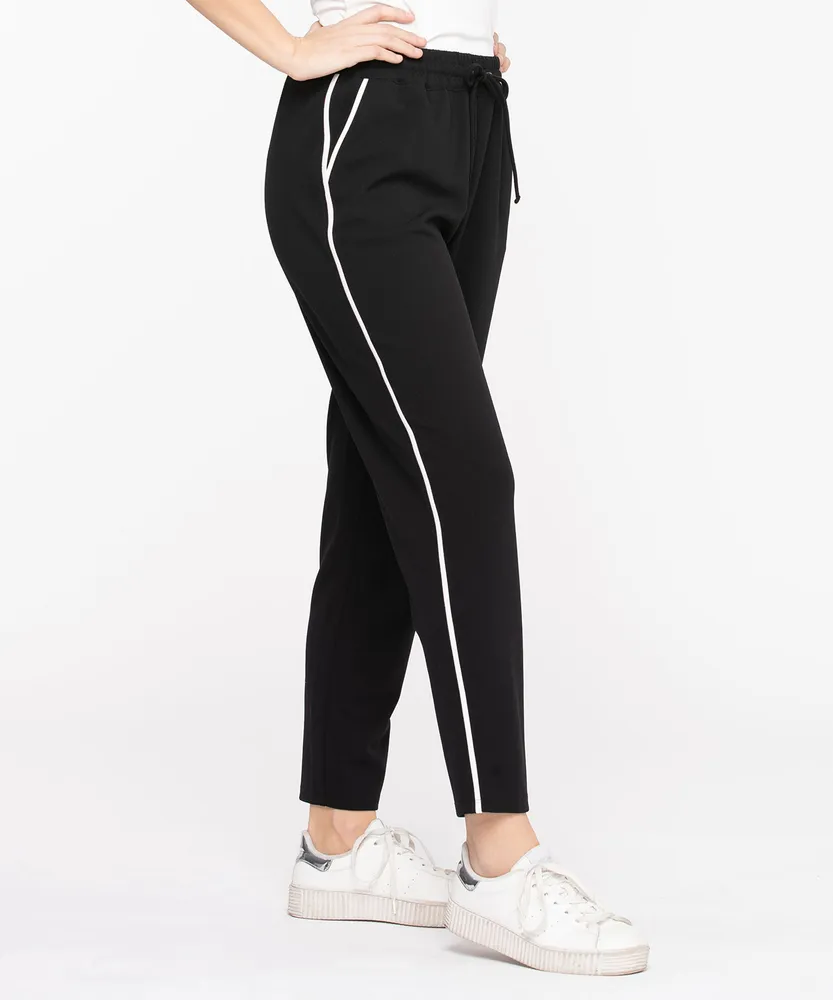 Piping Detailed Crepe Jogger Pant