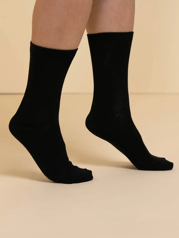 RIBBED CREW SOCKS Black/Tan  Women's Crew Socks – Steve Madden