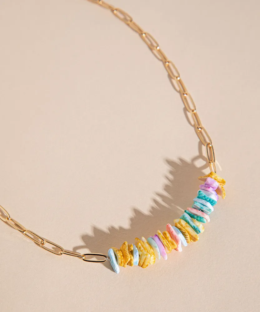 Short Chain-Link Necklace with Colour Shells