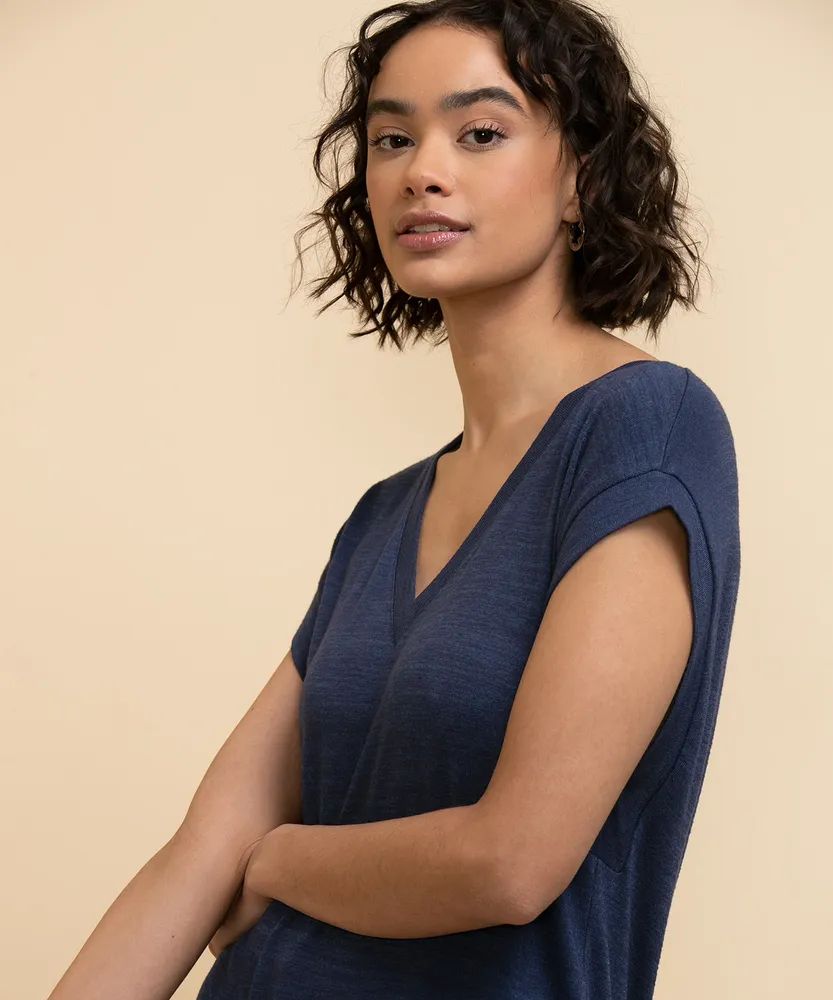 Extended V-Neck Hacci Tee