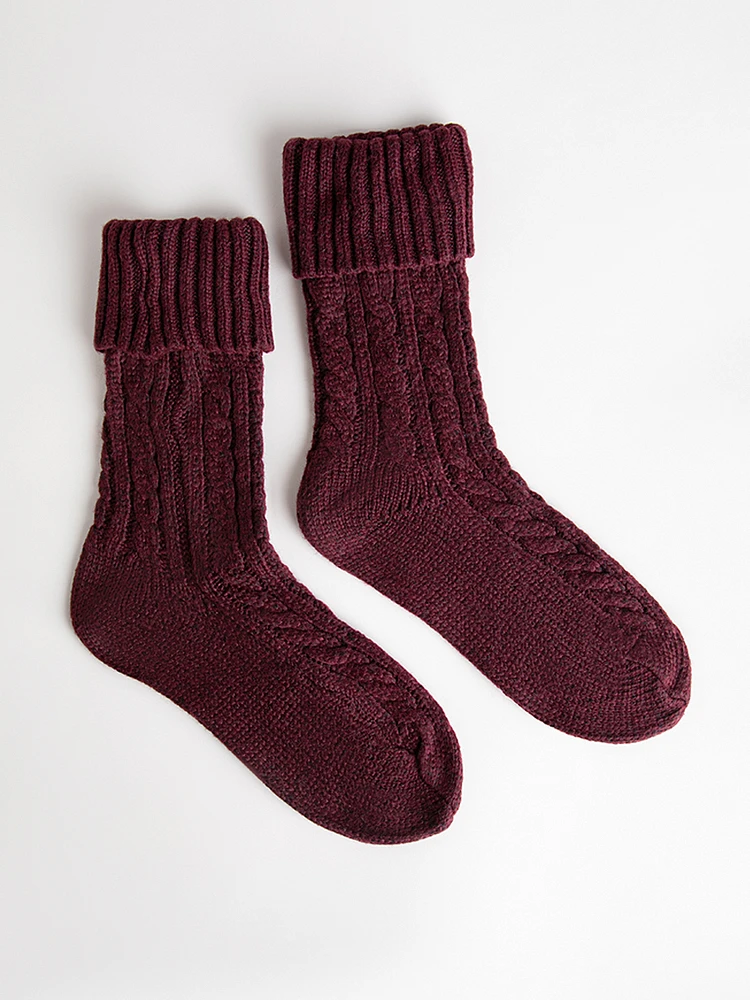 High Crew Cable Socks