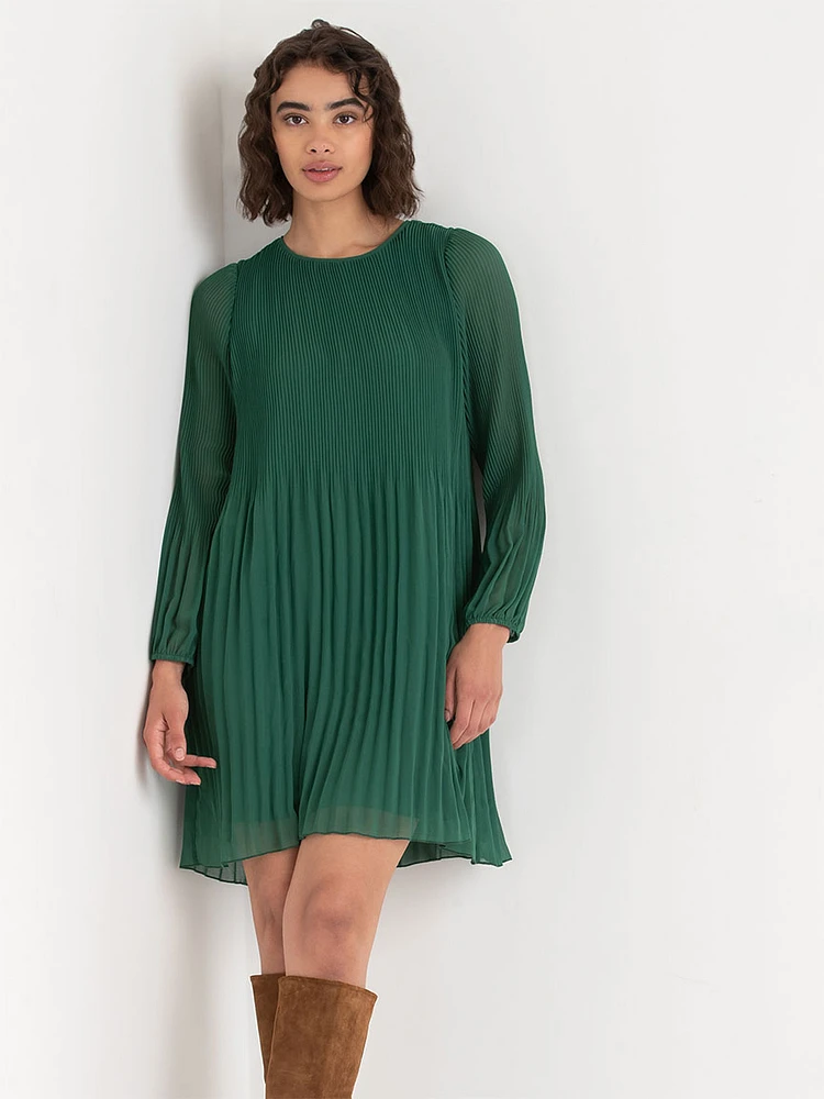 Scoop Neck Release Pleat Knee-Length Dress