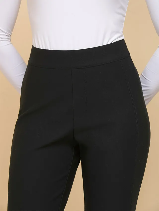 Ricki's Capris Mid-Rise Fitted Through Hips And Thighs Black