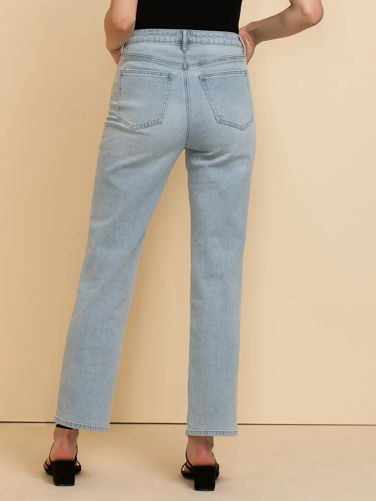 Lucy 90's Straight Jeans
