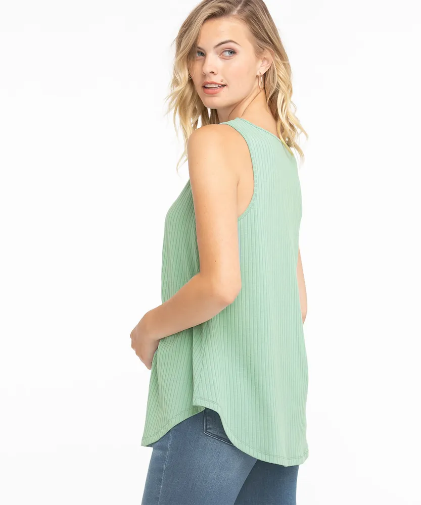 Sleeveless Scoop Neck Swing Top