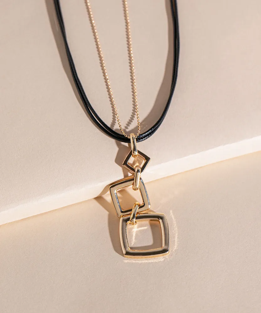 Short Layered Necklace with Triple Square Pendant