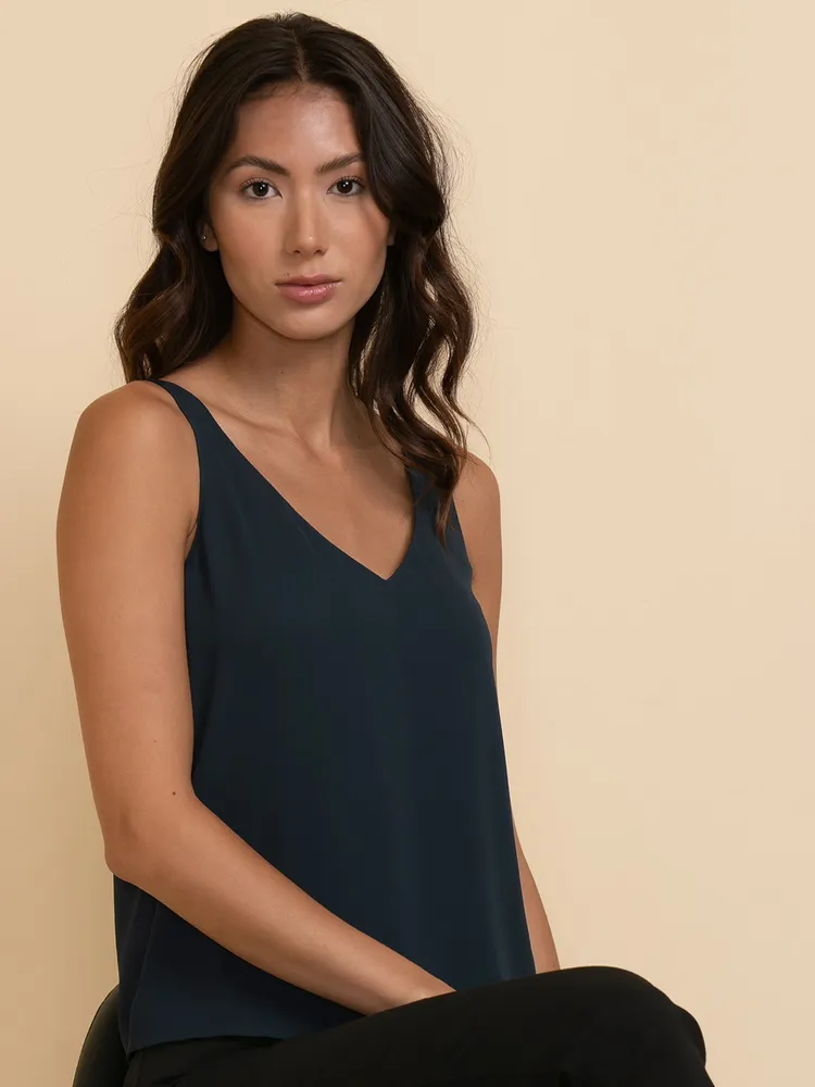 Vera Sleeveless 2-Layer Essential V-Neck Blouse