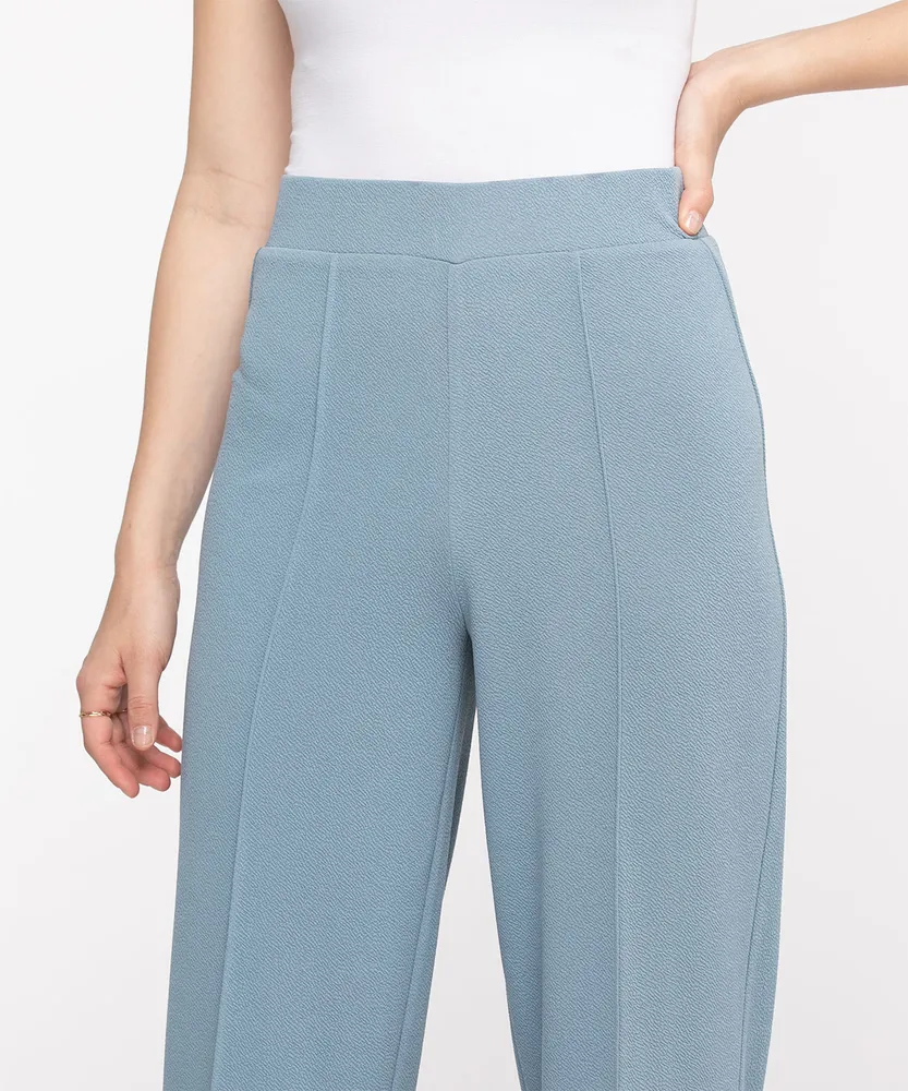 Straight Leg Pull-On Pant