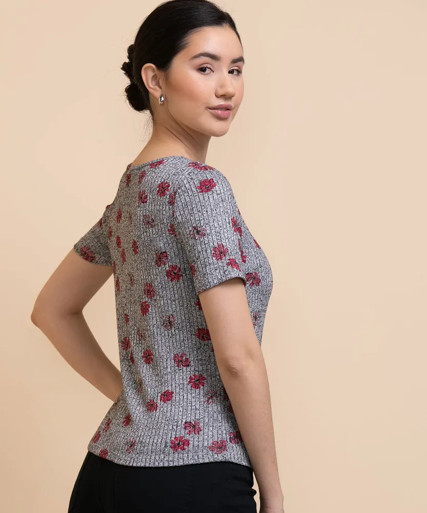 Short Sleeve Knit Cut Out Top