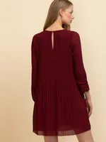 Scoop Neck Release Pleat Knee-Length Dress