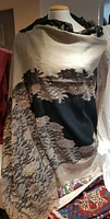 Pure Cashmere Lace Trim Shawl beige / black ombre with pearls