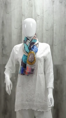 Cashmere scarf crayons