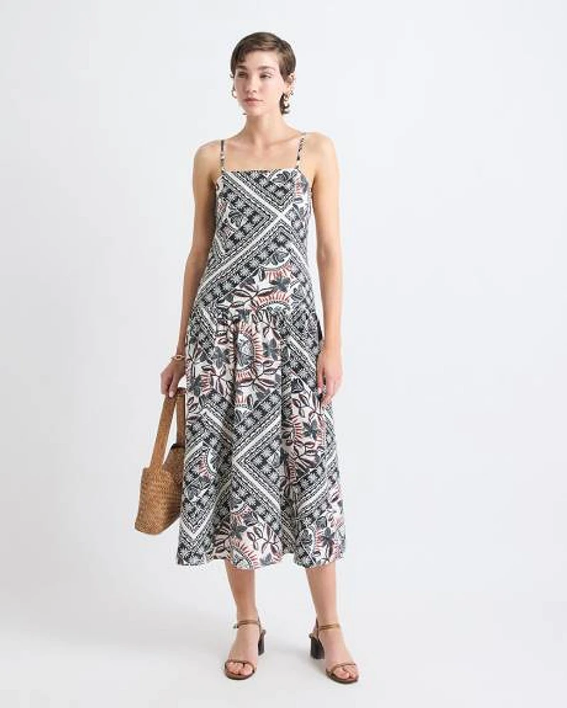 Robe Midi Sans Manches Courtes à Col Carré avec Taille Tombante