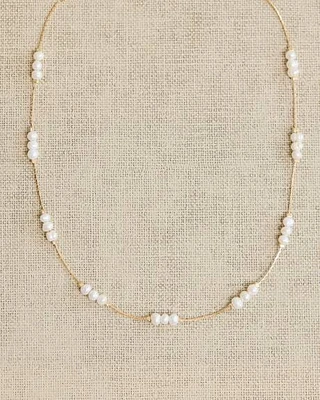 Short Necklace with Pearls