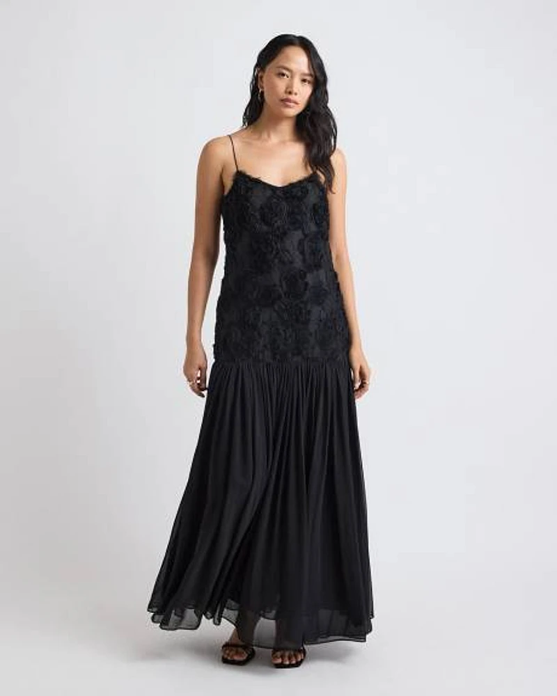 Sleeveless Fit-and-Flare Maxi Cocktail Dress with 3D Flowers