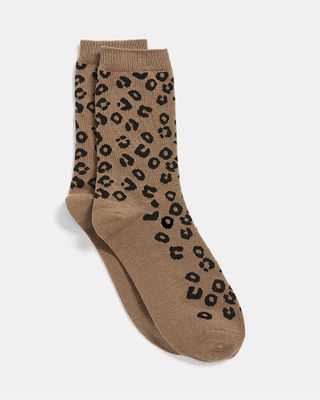 RW&Co Small Animal Print Crew Socks women (1SIZE,Camel) | Bramalea City Centre RW&Co Small Animal Print Crew Socks women (1SIZE,Camel) | Bramalea City Centre